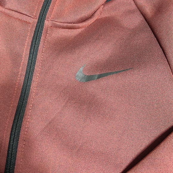 New maroon Nike jacket without tags.Very warm material. - Picture 2 of 5